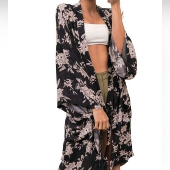 Spiritual Gangster Maya Kimono One Size Floral Robe - Picture 9 of 11